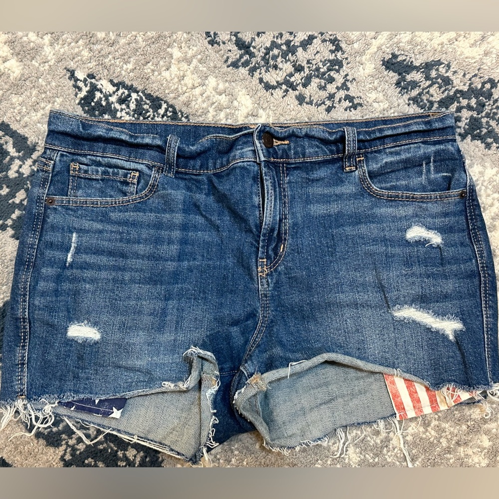 Old Navy Boyfriend Mid-rise Short with American Flag Pockets Size 10